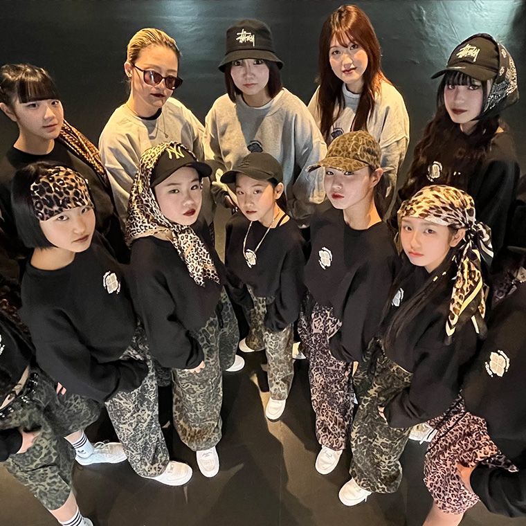 DANCE STUDIO CREW